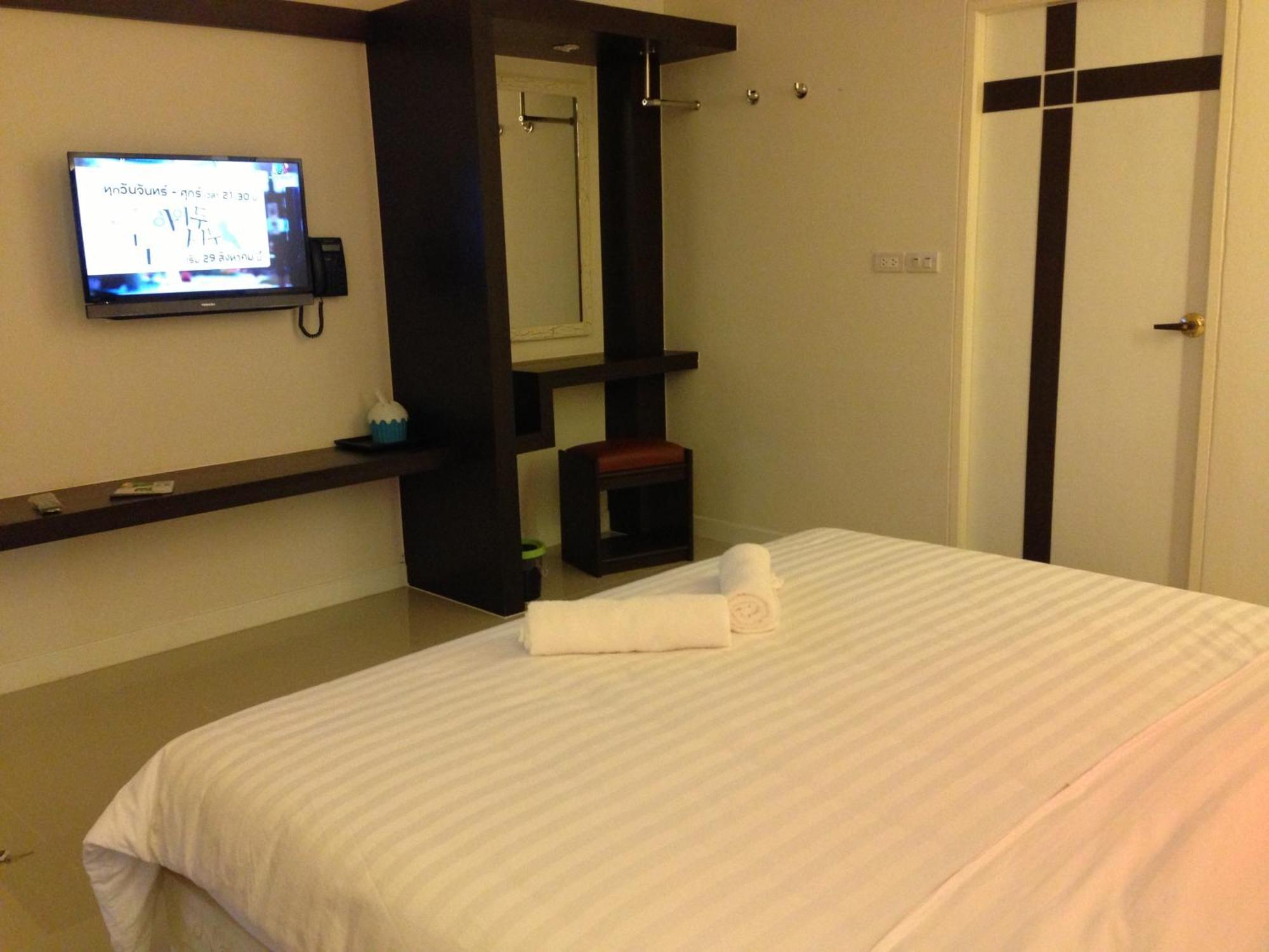 Saabpaiboon Grand Resort Ban Talat Zimmer foto