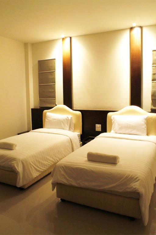 Saabpaiboon Grand Resort Ban Talat Zimmer foto