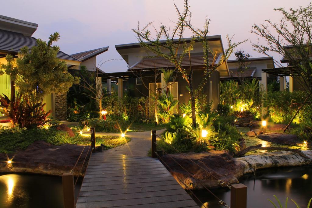 Saabpaiboon Grand Resort Ban Talat Zimmer foto